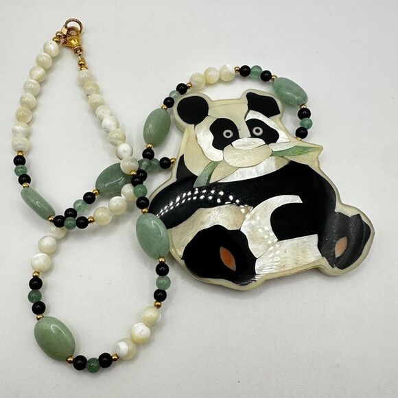 RARE Vintage 16" Lee Sands Panda with Mother of Pearl, Onyx/Jadeite necklace! - Picture 9 of 15